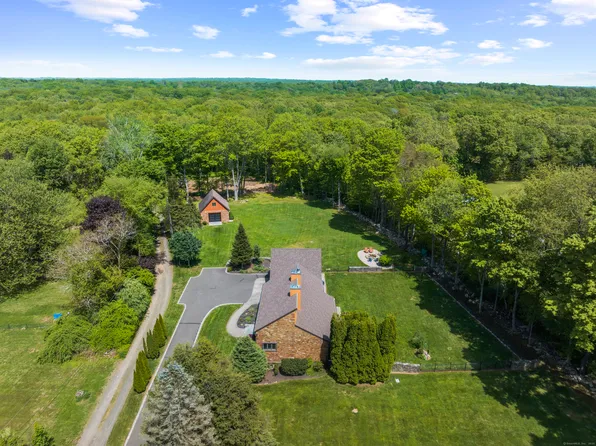 575 Long Hill Road, Guilford, CT 06437