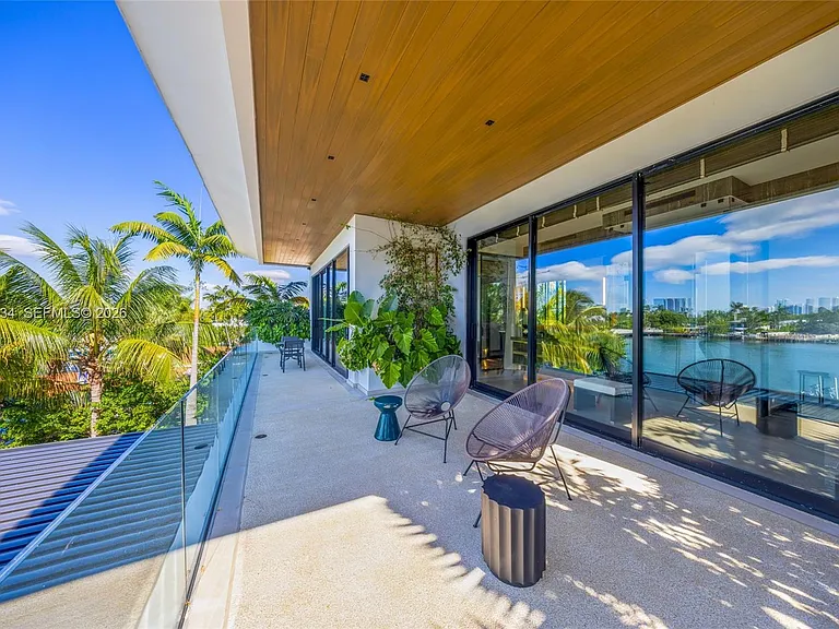 200 W Rivo Alto Dr — Photo 49