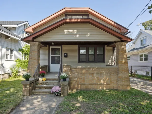 1017 Veto St NW, Grand Rapids, MI 49504