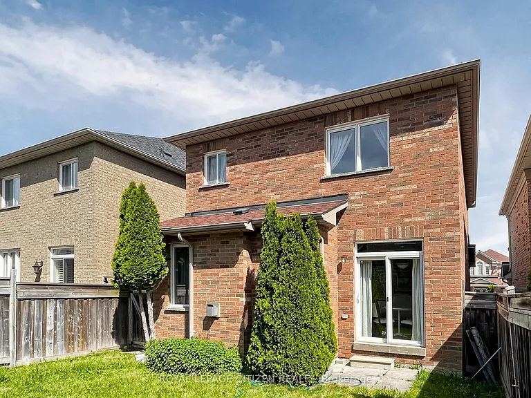 23 Planter Cres #UPPER — Photo 15