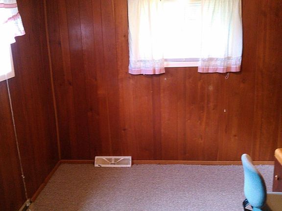 Bedroom, New carpeting