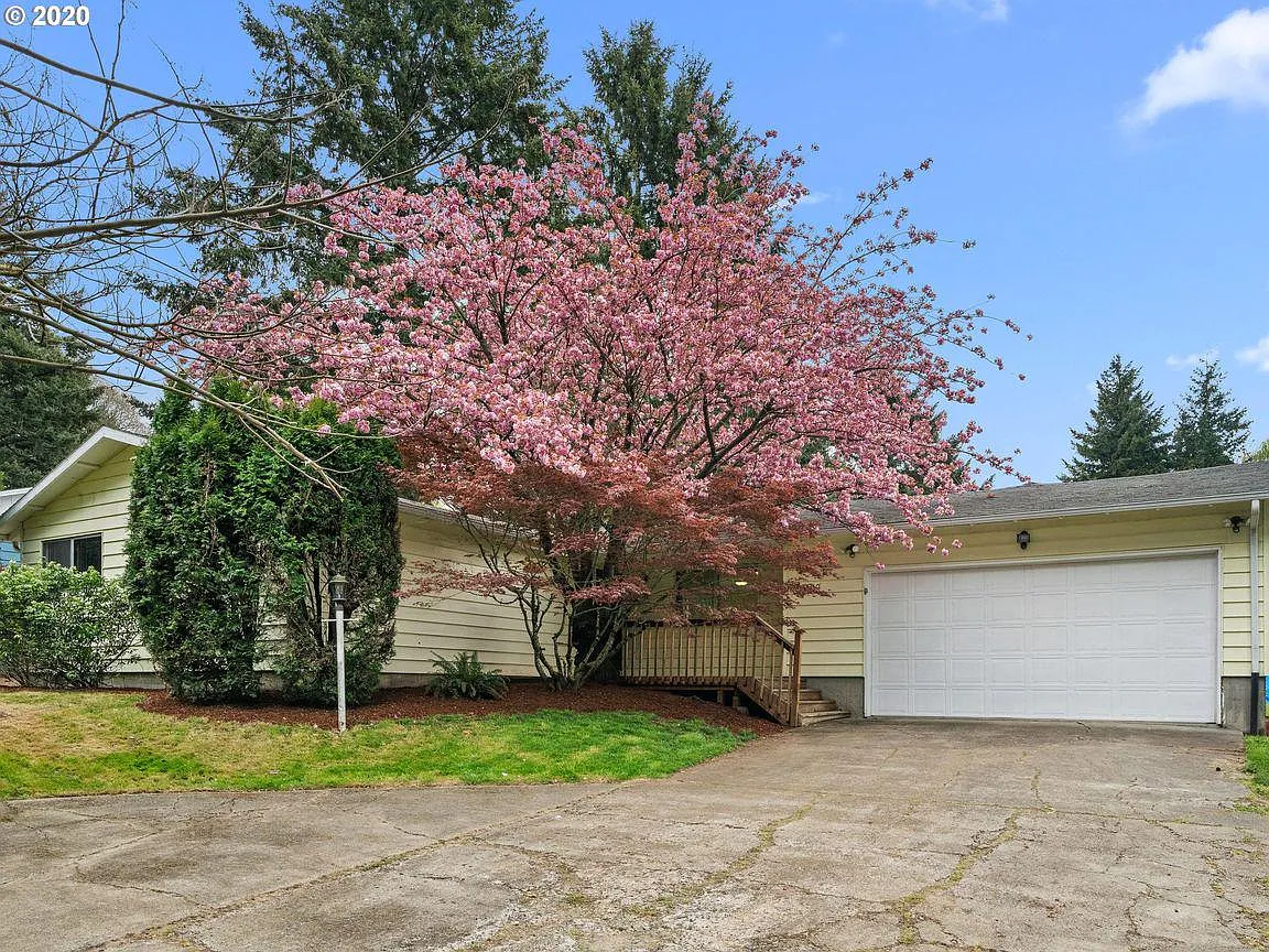 6770 SW Taylors Ferry Rd photo 1