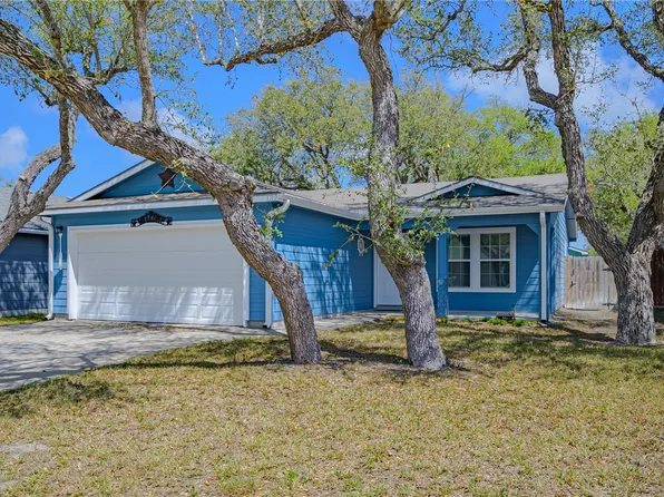 132 Pecan Harbor St, Rockport, TX 78382