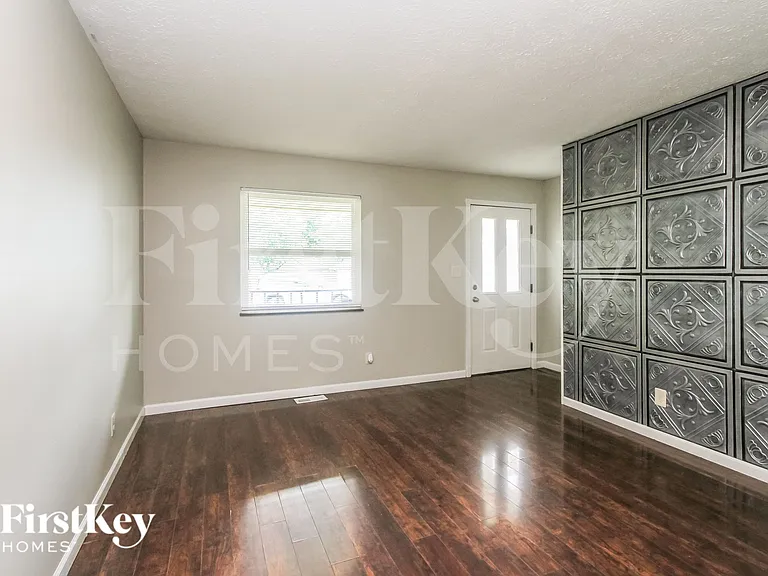 5439 Durango Ct — Photo 6