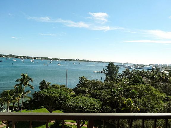3rd image of 5200 N Flagler Dr APT 804