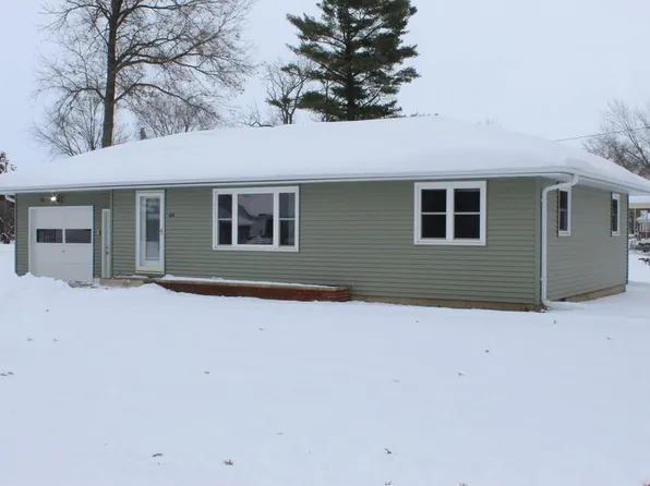 618 N Elizabeth St, Clarksville, IA 50619