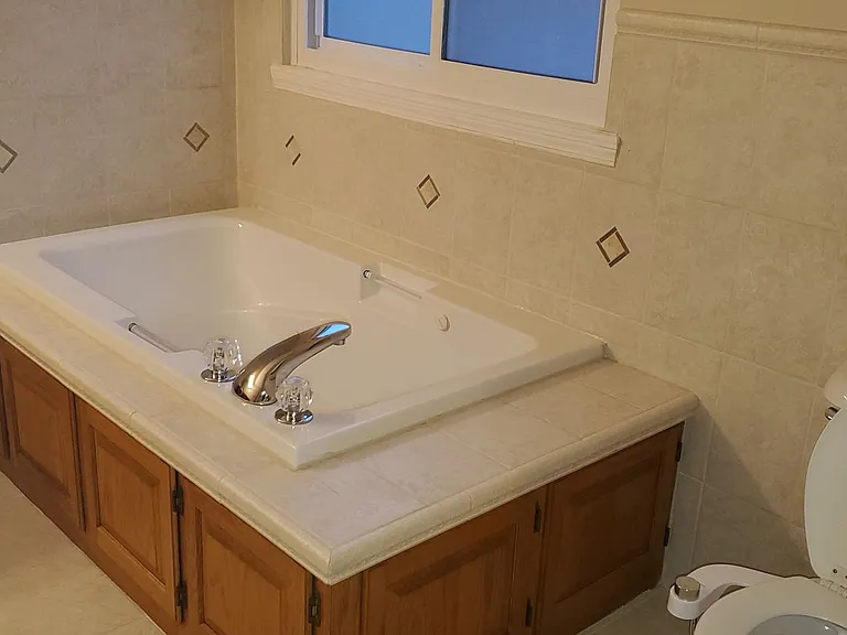 4200 Beach Pointe Dr — Photo 16