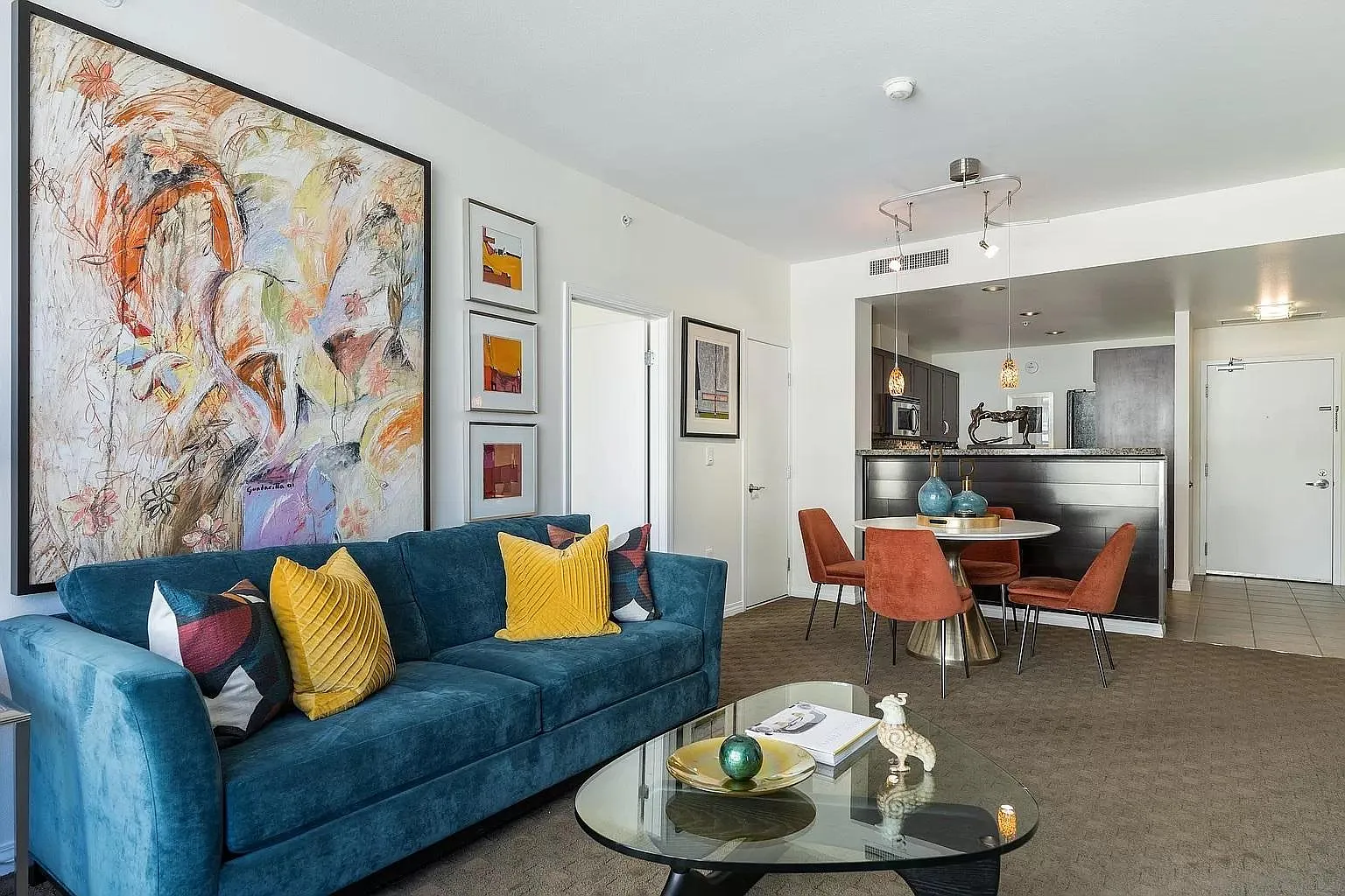 2 bed, 939 sqft, $4,999 — Photo 3