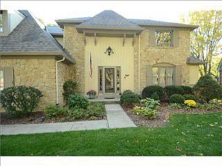 2nd image of 45 Williamsburg Ct
