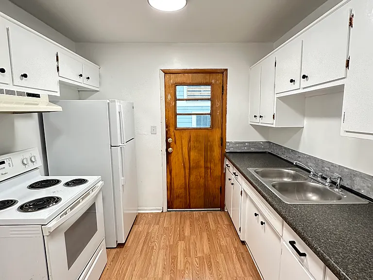 902 32nd Ave N #C — Photo 12