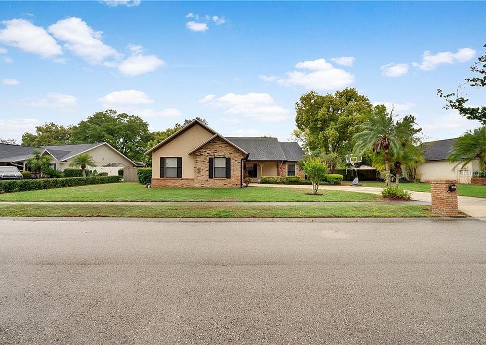 1st image of 1441 Fairway Oaks Dr