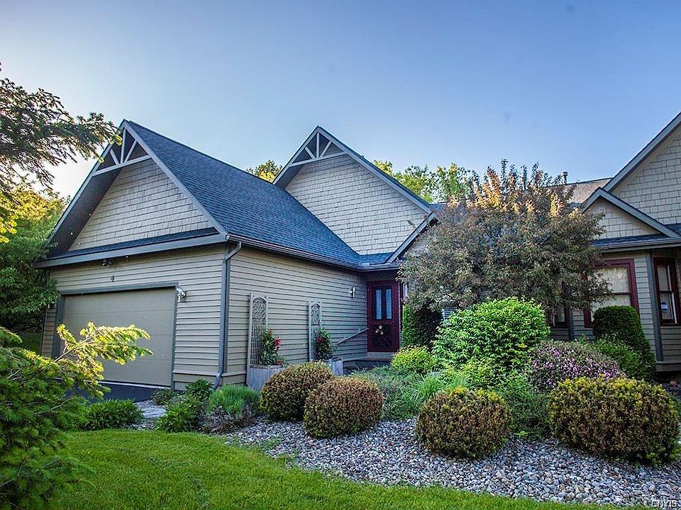 1st image of 4 Old Farm Ln