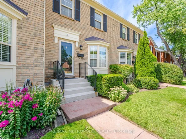 2390 Woodward Ave #8, Burlington, ON L7R 1T9