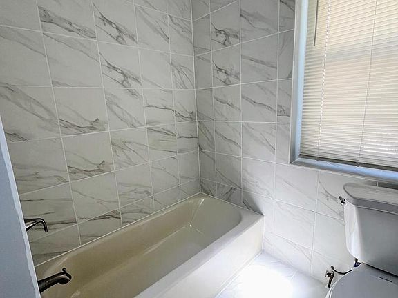 4th image of 538 N 32nd St Unit 3