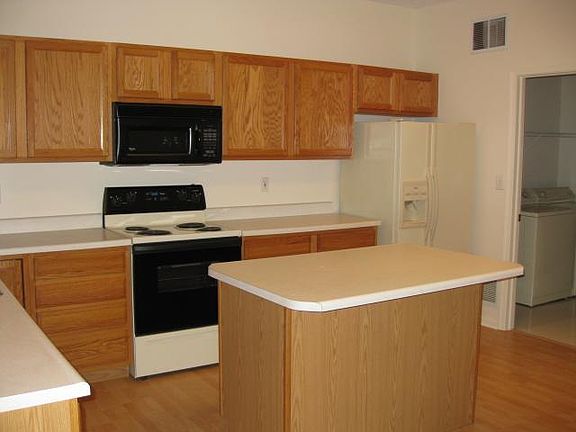 2nd image of 6998 Park Square Dr Unit A-1