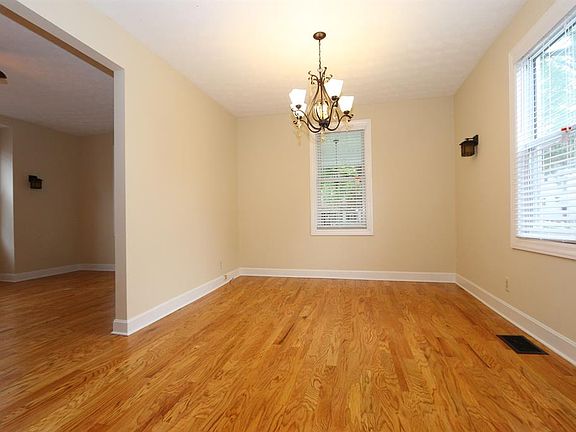 5th image of 4317 Hegner Ave