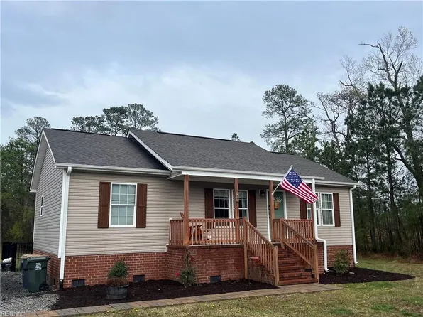3 Dryden Farm Ln, Poquoson, VA 23662