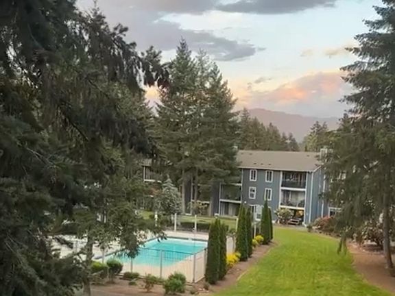 3rd image of 4635 W Lake Sammamish Pkwy SE APT G303