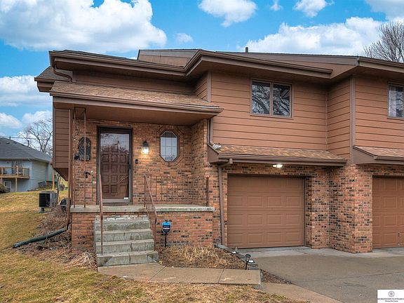 2nd image of 5816 Valley Cir