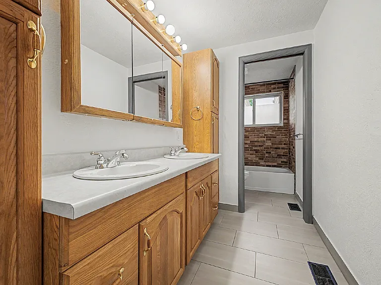 3151 W 25th Ave — Photo 17