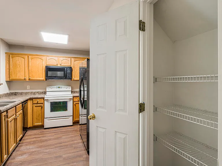 6352 Hickory Lane Cir — Photo 7