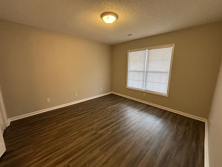 271 Sheridan Forest Rd — Photo 9