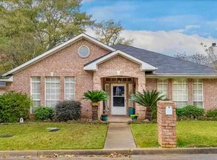 815 Montreal Dr, Longview, TX 75601
