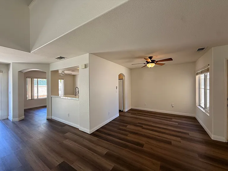 5430 Panoramic Ln — Photo 2