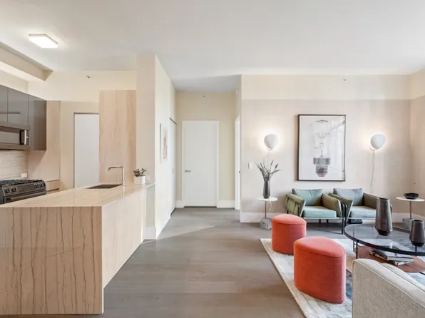 271 West 47th Street image 2 of 22