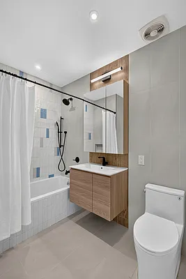 Bathroom, photo 1