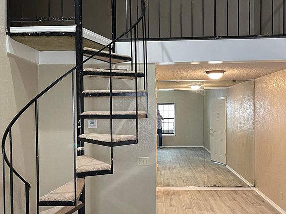 2nd image of 11130 N Stratford Dr #621