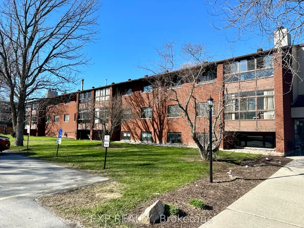15 Findlay Ave #208, Carleton Place, ON K7C 4A2