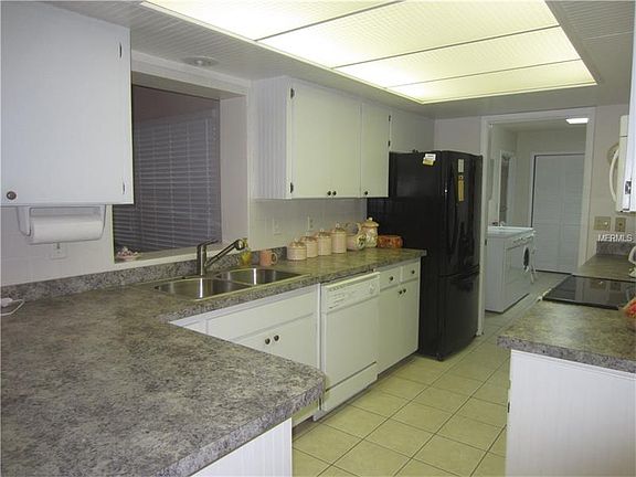 5th image of 920 Gillespie St