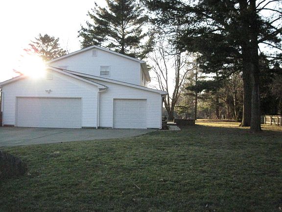 4th image of 8734 Stonehenge Cir