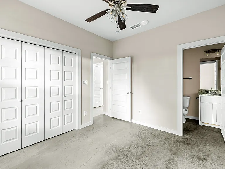 2290 W Tarleton St — Photo 19