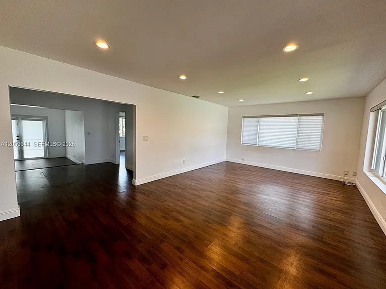 234 Washington Dr — Photo 4