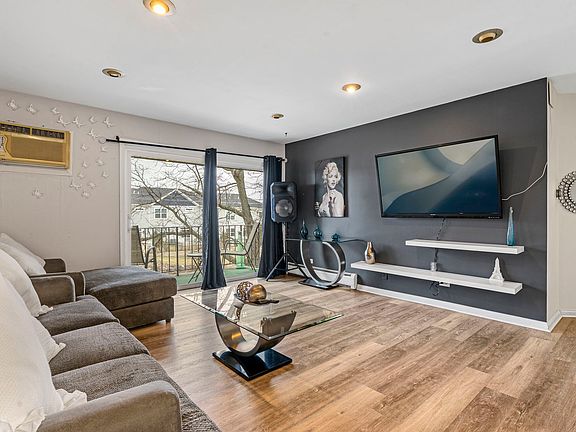 3rd image of 245 Mill Rd APT 9C