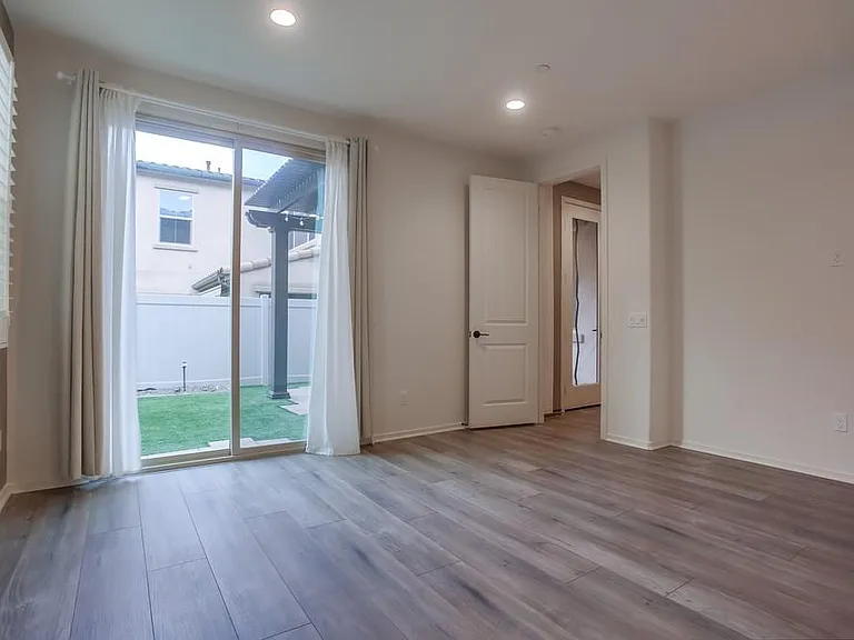 693 Gemstone Dr — Photo 15