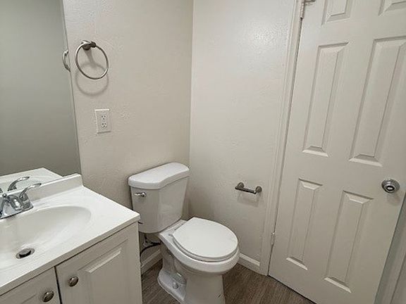 4th image of 814 4th St #9