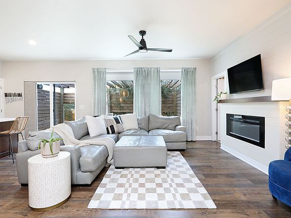 4th image of 726 SE 69th St