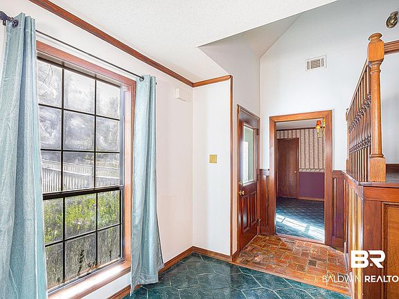 5th image of 103 Cameron Cir