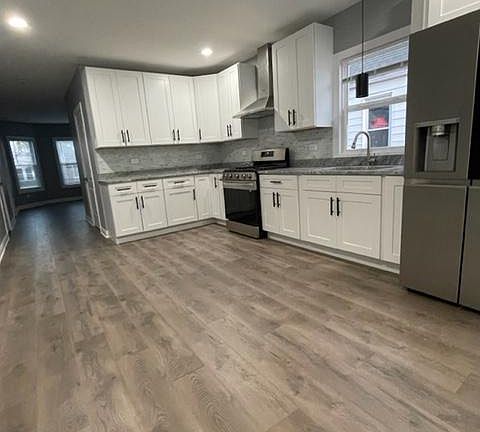 3rd image of 2136 N Laramie Ave #2