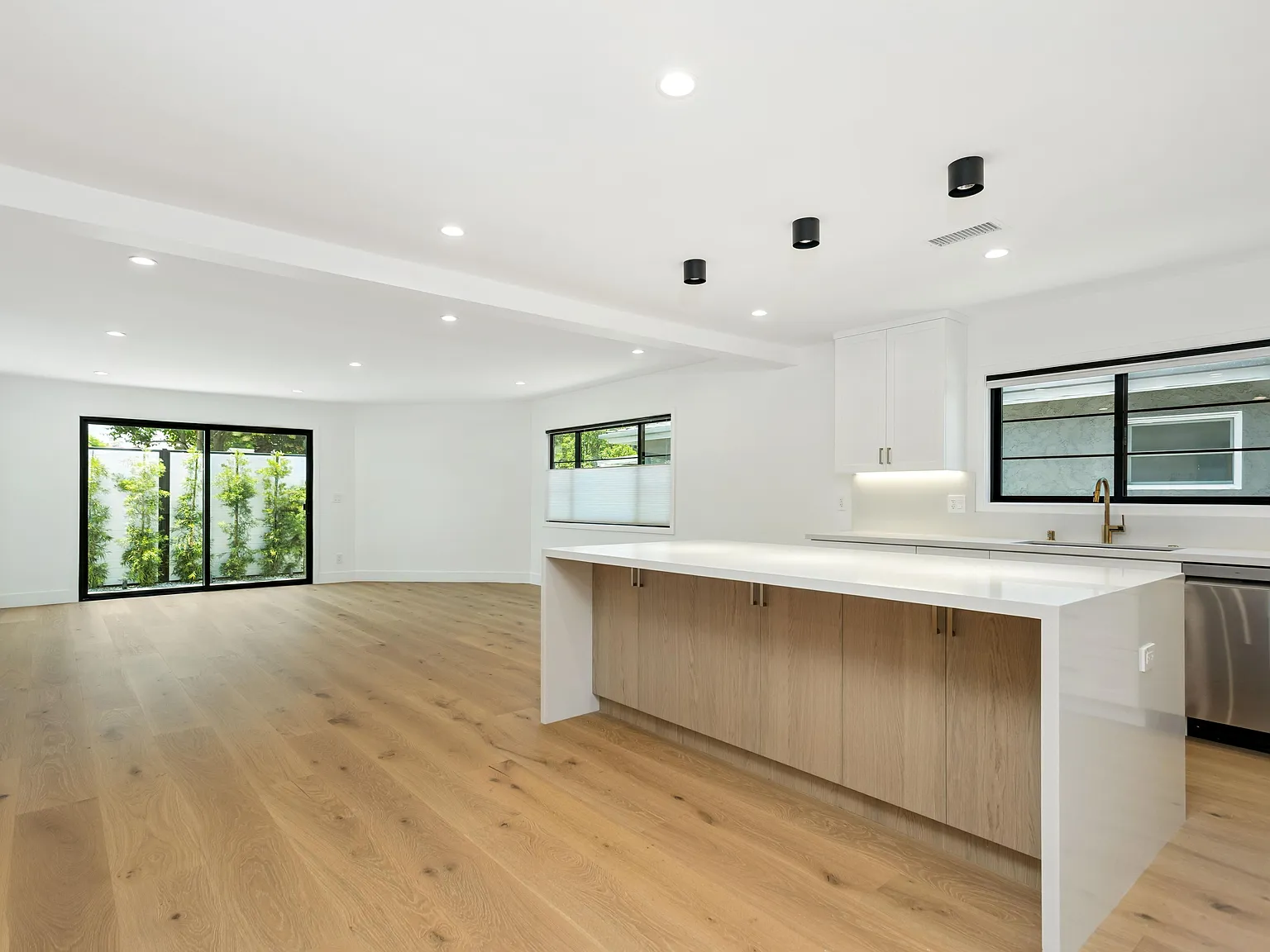 3 bed, 2000 sqft, $6,500 — Photo 1