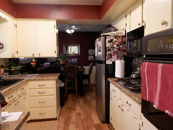 3rd image of 309 E 20th St