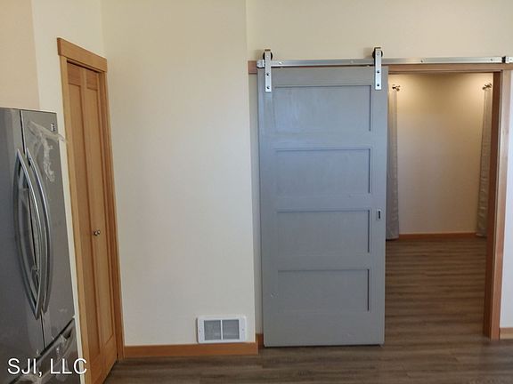 3rd image of 546 Marble St #B