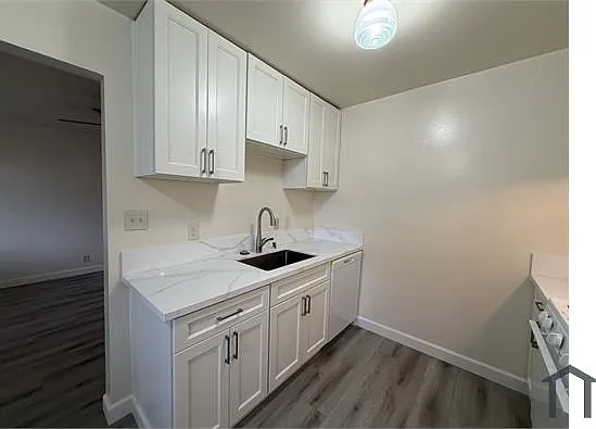 113 Cedar St #4 — Photo 8