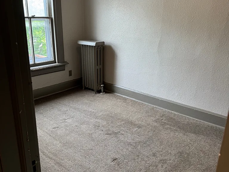 1658 N Van Buren St #1 — Photo 4