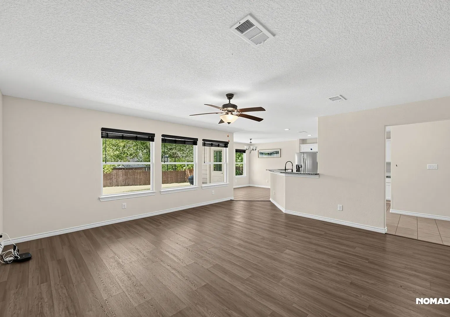 Spacious 4BR House in Runaway Bay — Photo 2