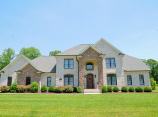 7602 Ribier Dr, Kernersville, NC 27284