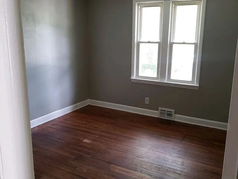 866 Rankin St — Photo 6